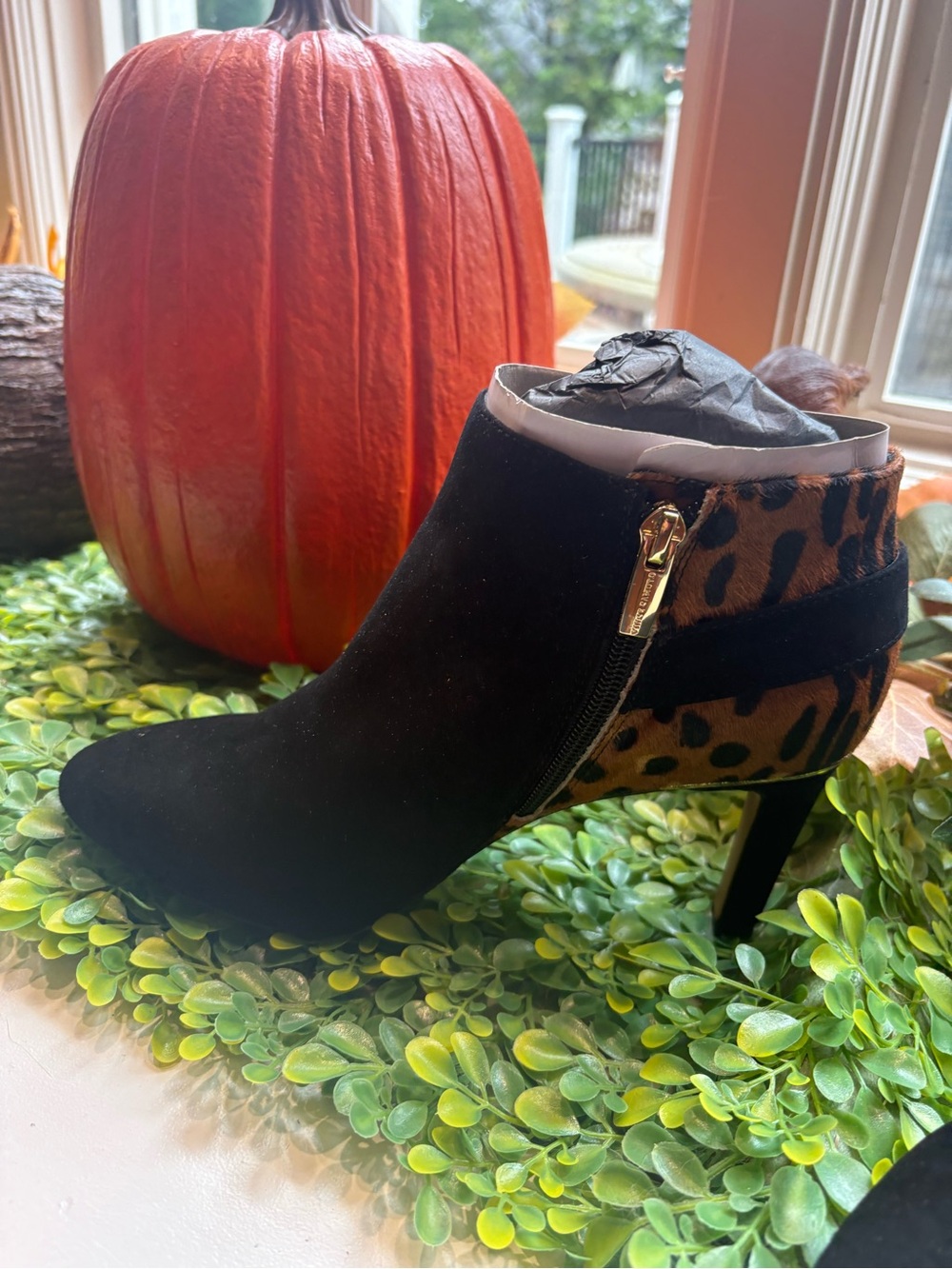 New ! Women's Black Suede Leopard Accent Ankle Bootie size 8